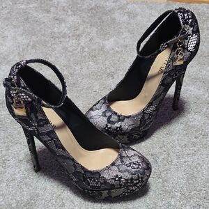 JustFab Black Lace Women's Heels Size 8 Never Worn Lock & Key Accent